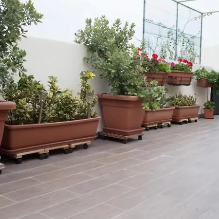 Lovely Penthouse With Private Sun Terrace דירה