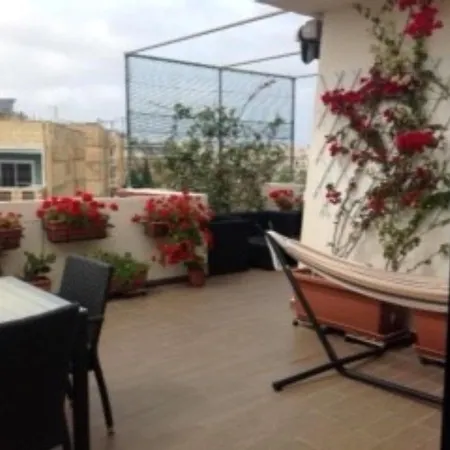 Lovely Penthouse With Private Sun Terrace דירה *