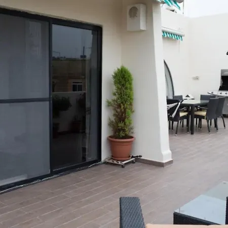 Lägenhet Lovely Penthouse With Private Sun Terrace *