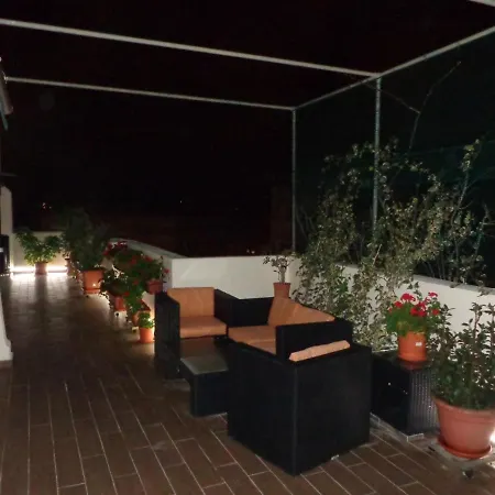 Lovely Penthouse With Private Sun Terrace *